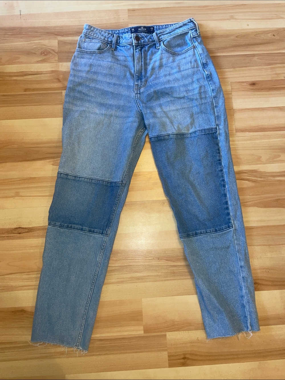 Hollister ultra high-rise mom Jean, vintage stretch jeans size 11R